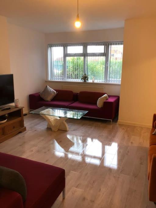 Lovely 3 Bedroom Entire Home With Street Parking - Close To Nec, Bhx Airport - Sleeps 6 Guests Ideal For Contractors & Families 버밍엄 외부 사진